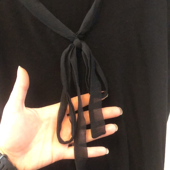 H & M black top - Picture 7 of 8